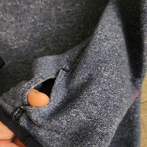 The North Face Chambray Blue Cowl Neck Sweatshirt Women's Sz M Key Hole Sleeve - Picture 4 of 7